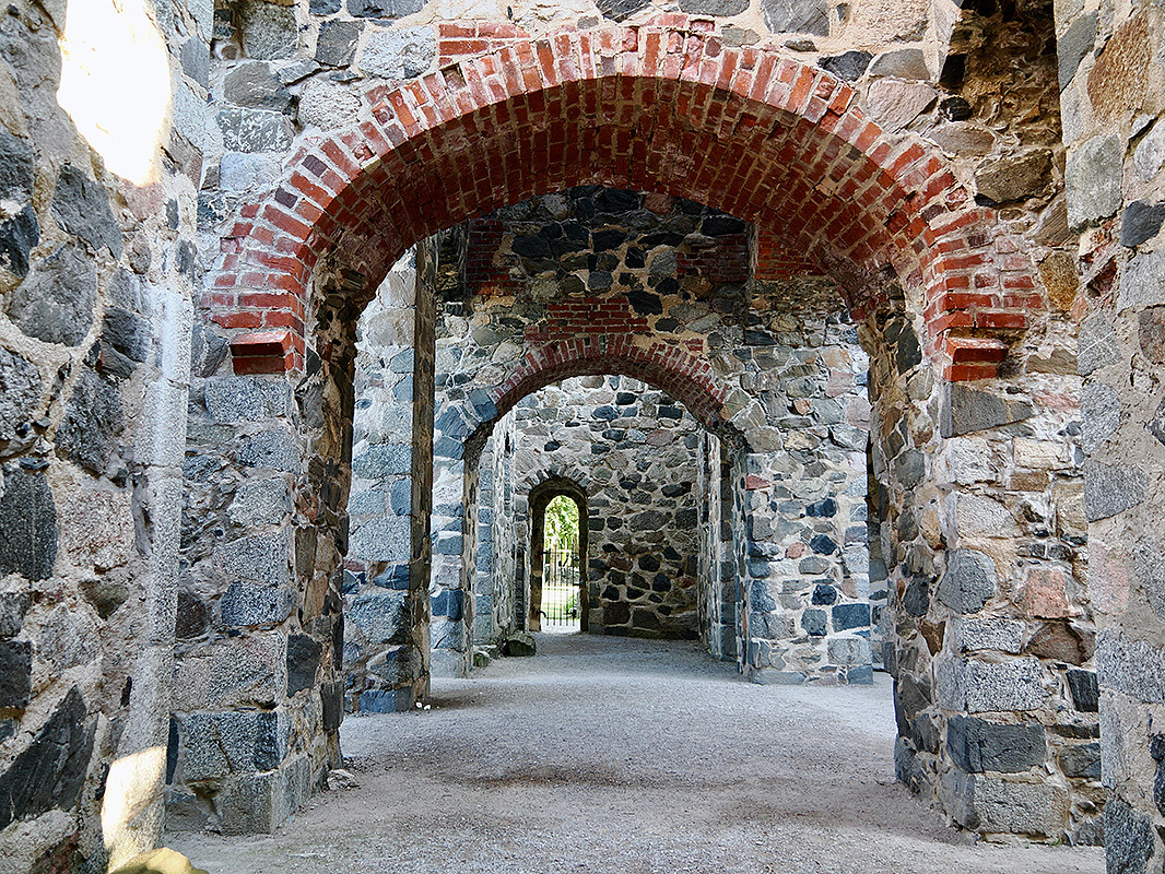 Sigtuna St Olofs Ruin Nathalie Constantin Webb 2